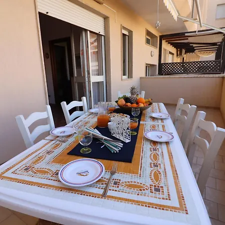 Apartment Beatrice's Vicina Al Mare *